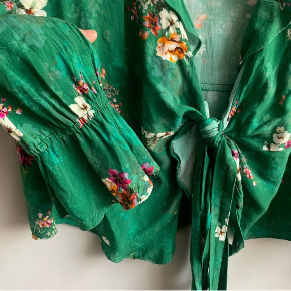 H&M Floral Ruffle Tie Up Blouse Green Floral Size 12 - Picture 4 of 9
